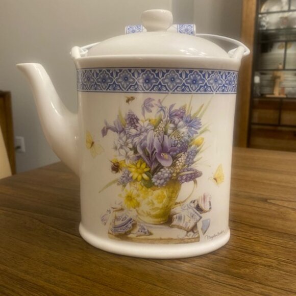 Hallmark Other - HALLMARK “Rare” - Nature's Sketchbook "Watering Can" Teapot